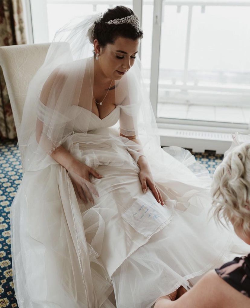 handwritten message for wedding dress