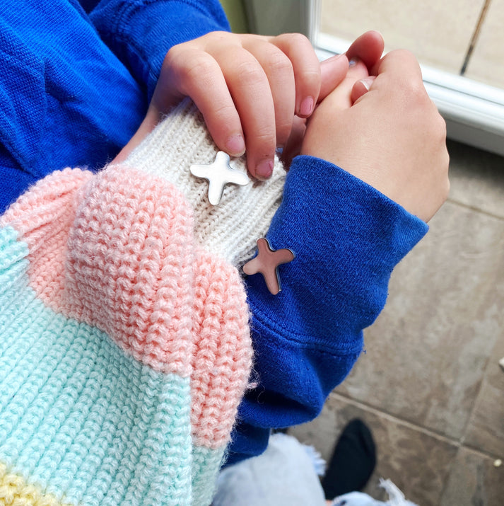 Together Always Kiss Pin Set