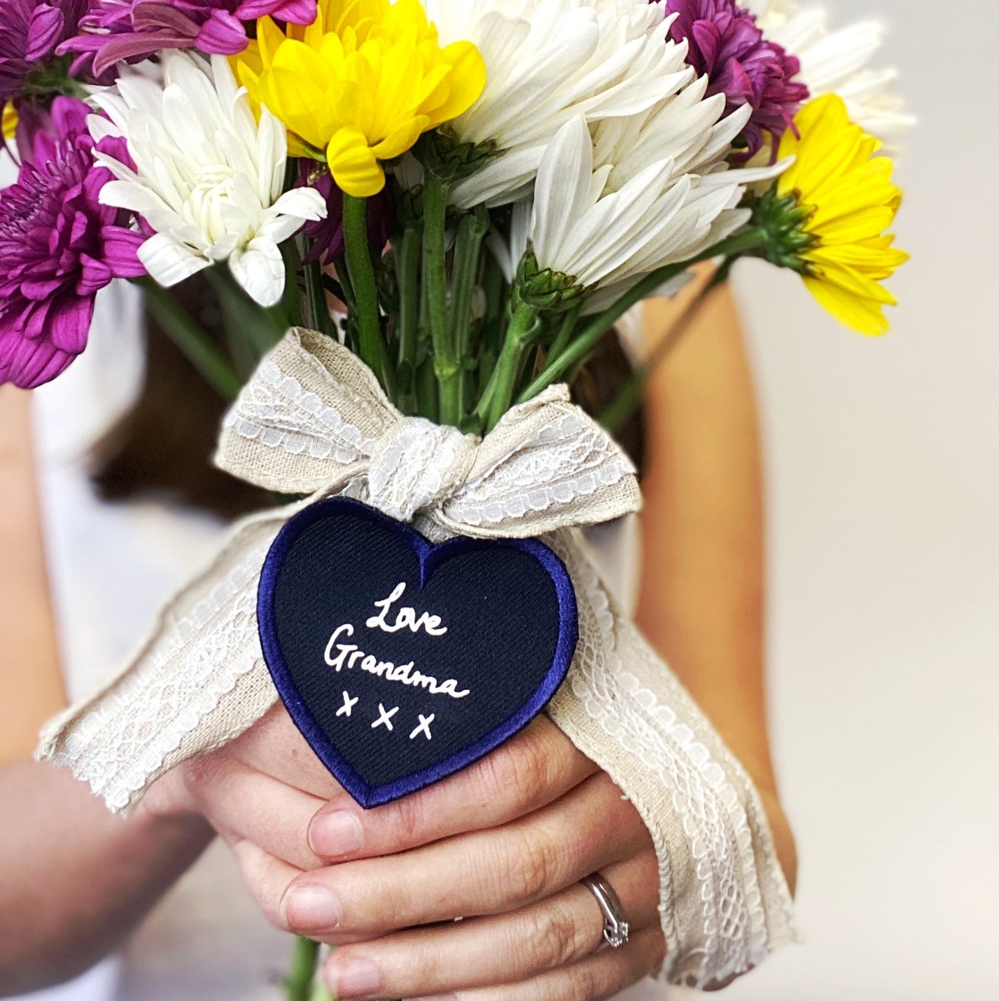 commemorate lost loved ones on your wedding day